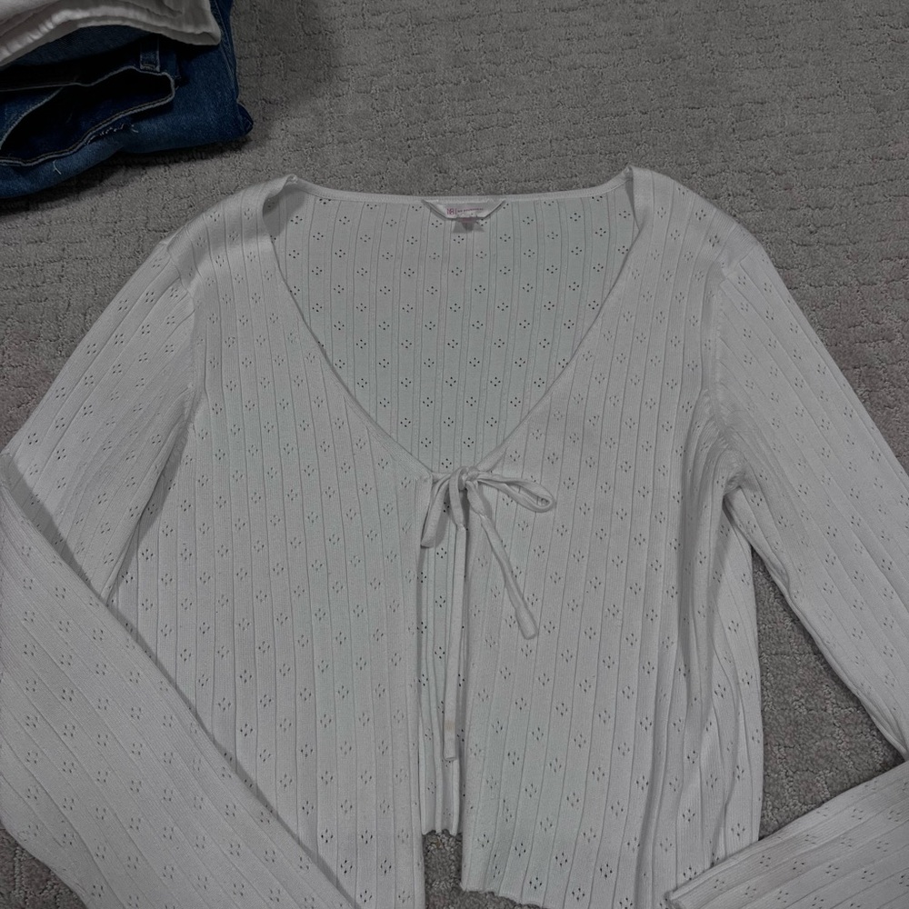 No Boundaries Light Gray Knit Top